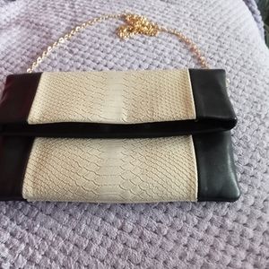 Fancy little wristlet purse